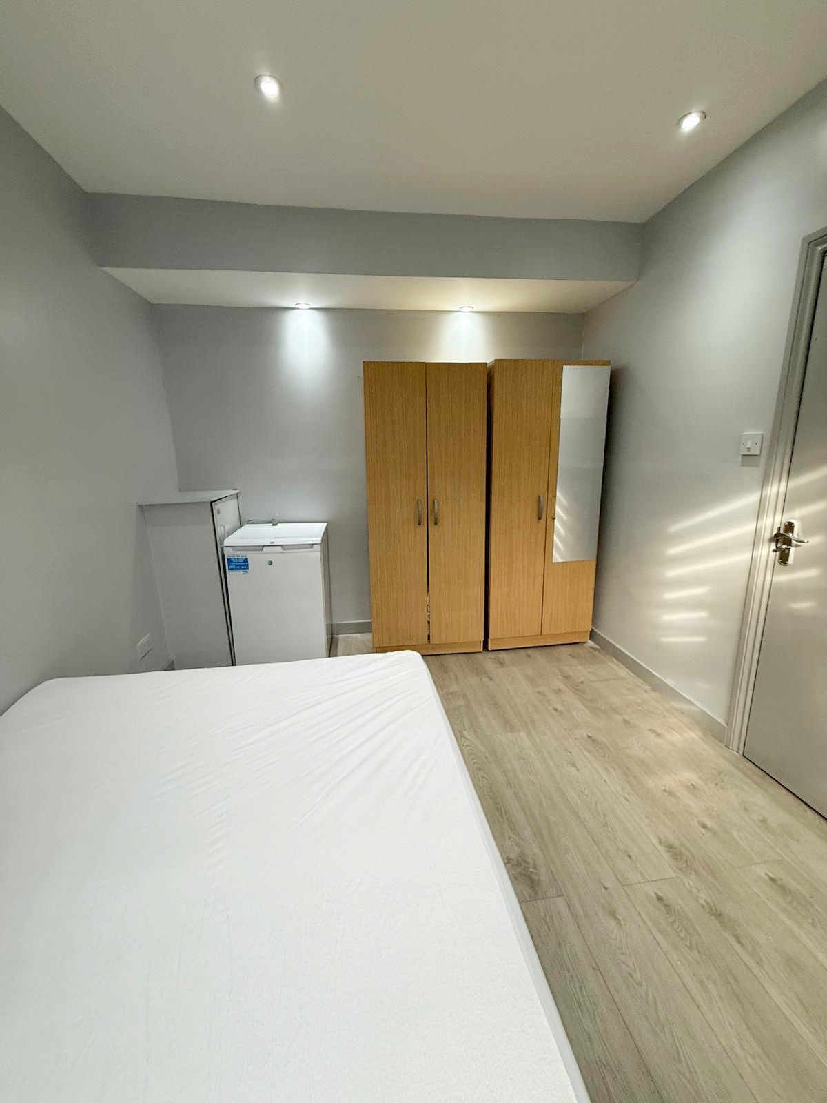 Bright Double Room in North London